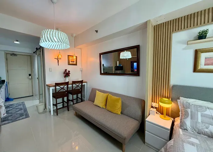 Sea Residences - Modern 1br With Pool View Near Moa & Airport