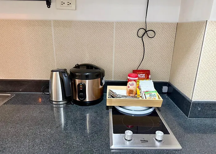 Sea Residences - Modern 1br With Pool View Near Moa & Airport Apartment *